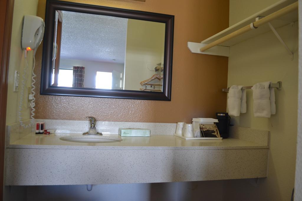 Travelodge By Wyndham Sea-Tac Airport North Tukwila Extérieur photo